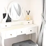 Lavica Mare Retreat - Modern Near Le Meridien *