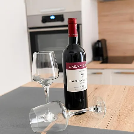 Lavica Apartment
