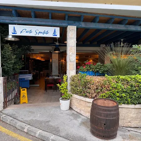 Lavica Mare Retreat - Modern Near Le Meridien Apartment Podstrana